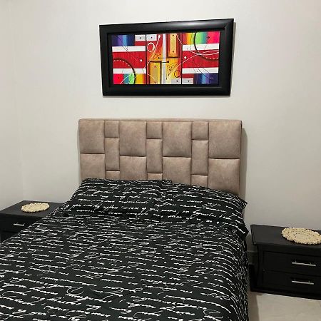 Apartamento Cerca A La Candelaria Y Hospitales Principales De Bogotá Exteriör bild